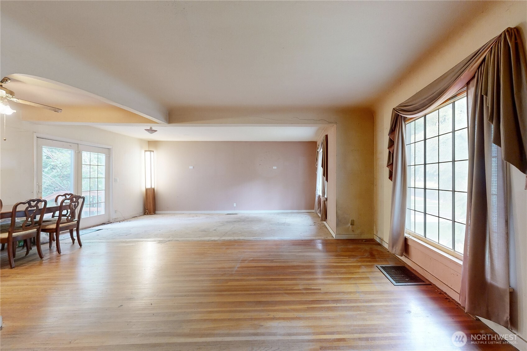 1227 Alvarado Terrace Property Photo 3