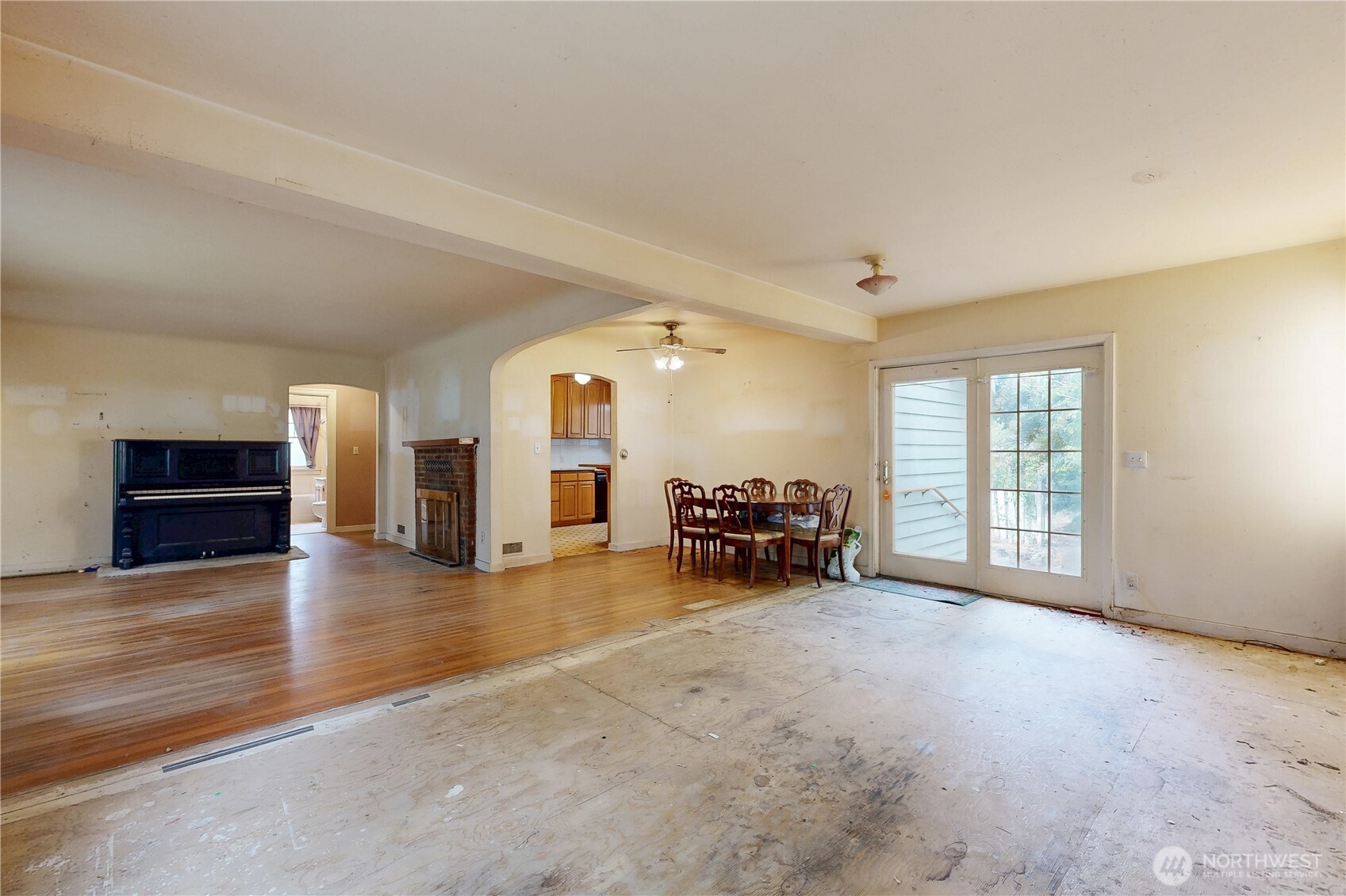 1227 Alvarado Terrace Property Photo 6