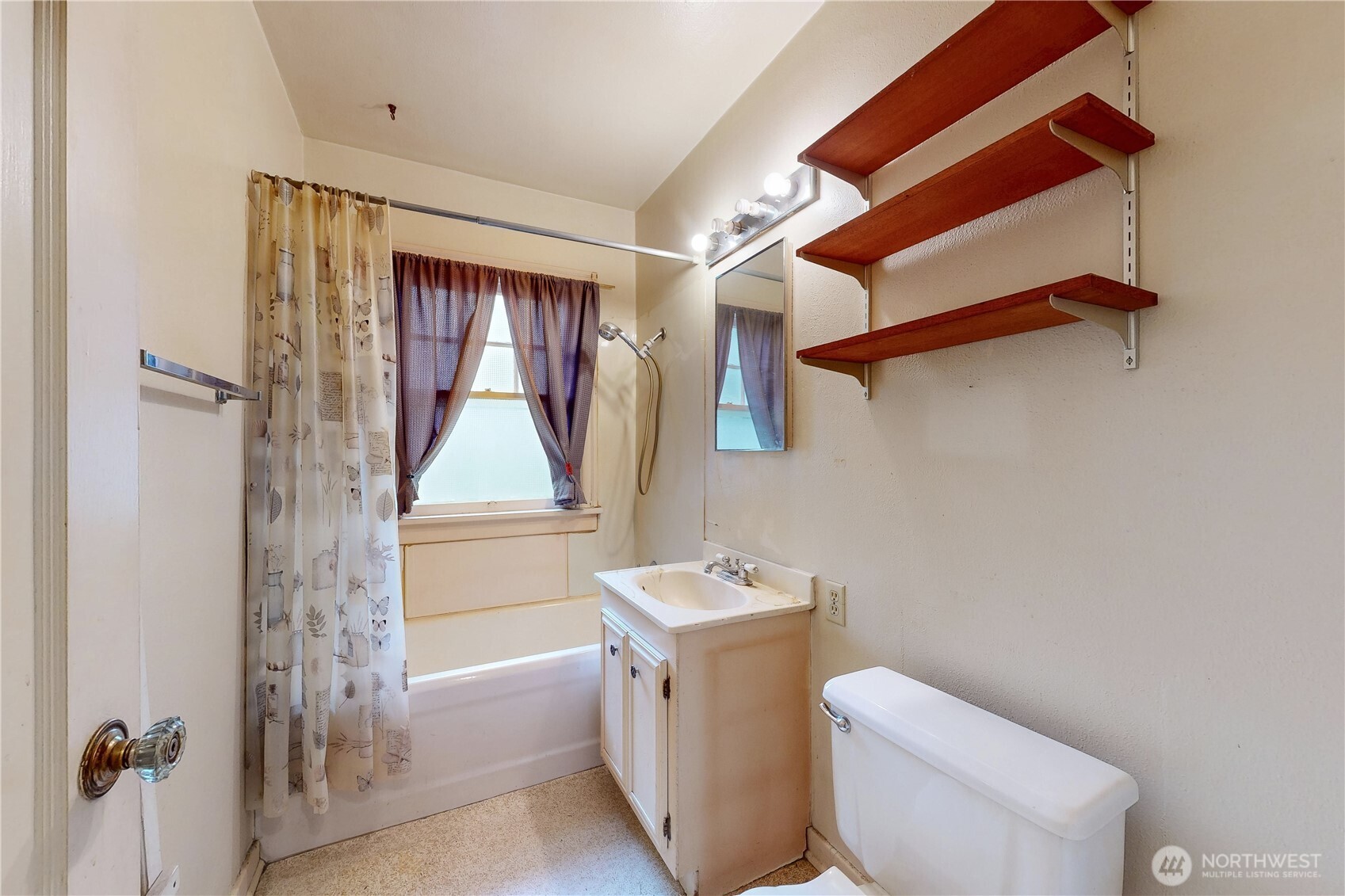 1227 Alvarado Terrace Property Photo 10