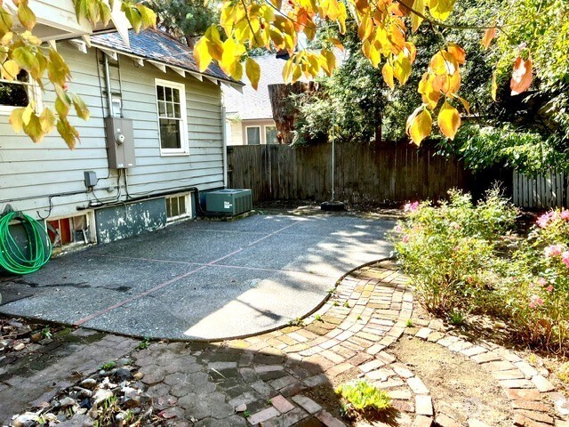 1227 Alvarado Terrace Property Photo 19