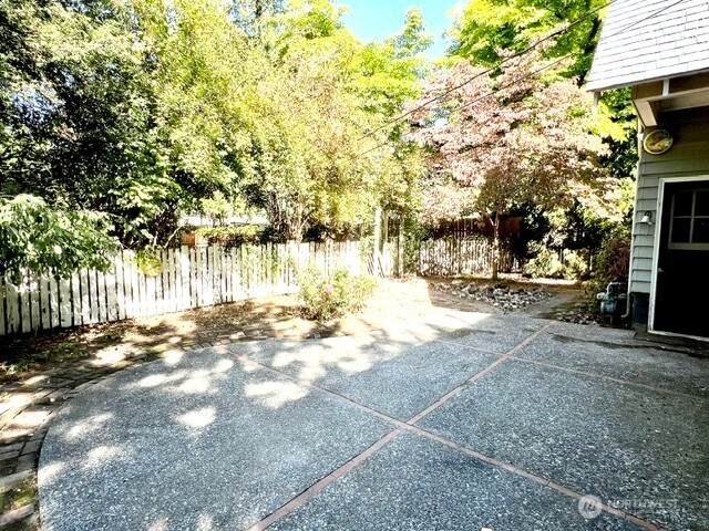 1227 Alvarado Terrace Property Photo 20