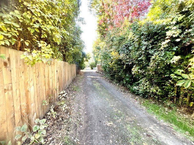 1227 Alvarado Terrace Property Photo 25