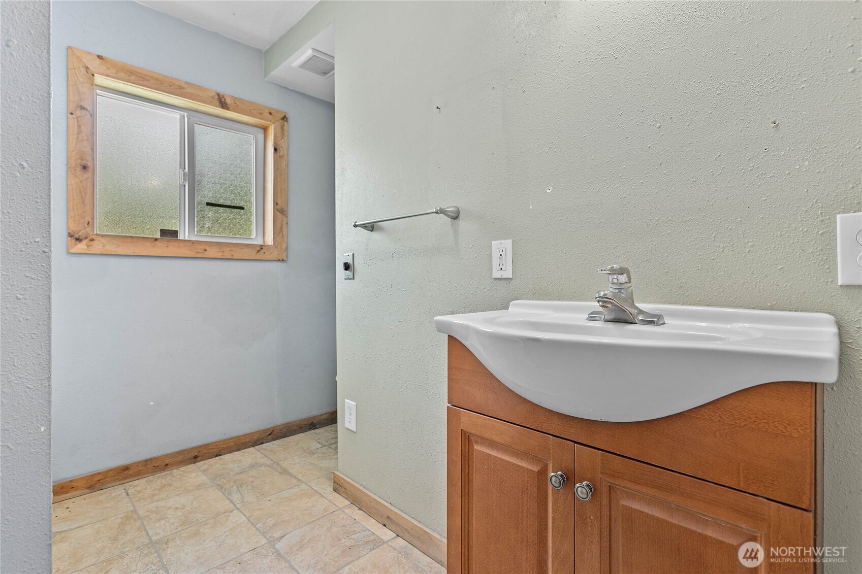 4726 Pacific Highway Property Photo 26