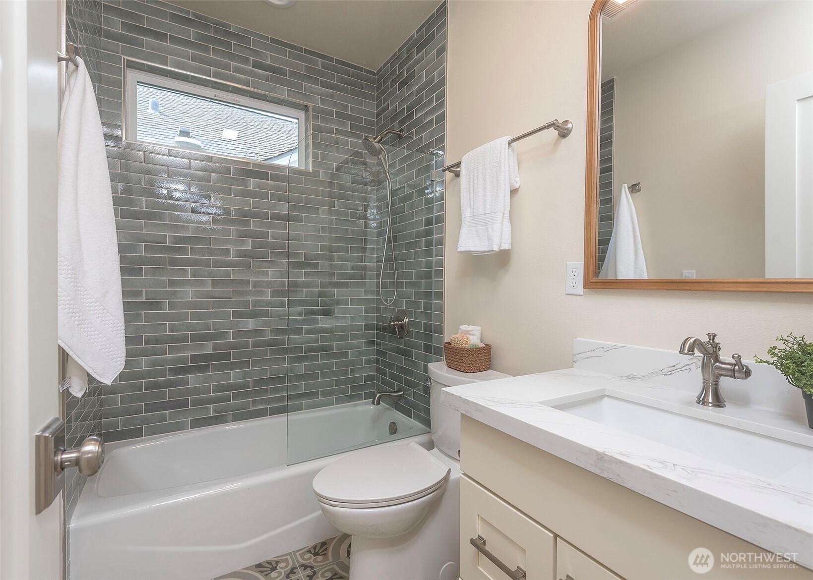 3820 Burke Avenue Property Photo 25