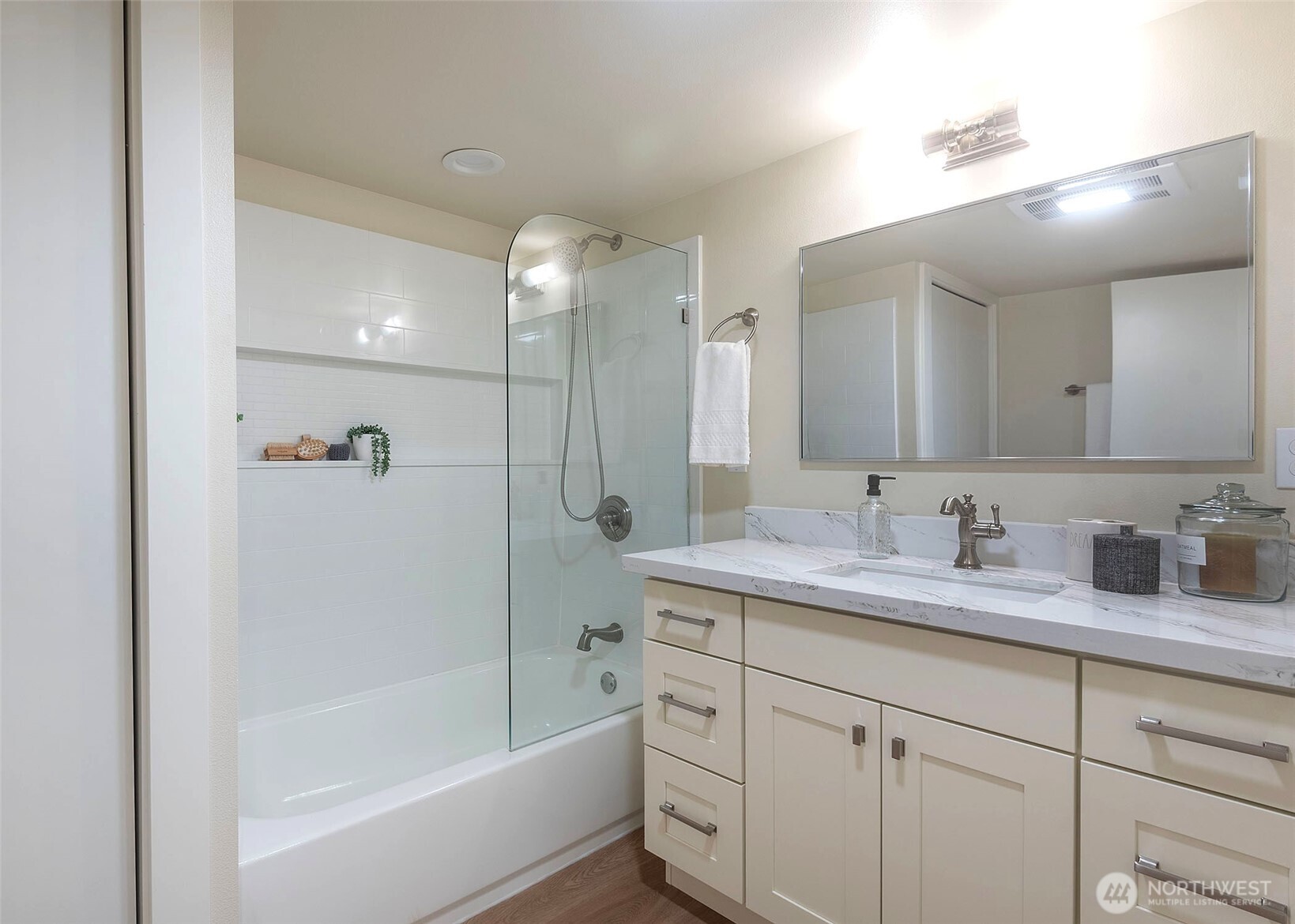 3820 Burke Avenue Property Photo 33