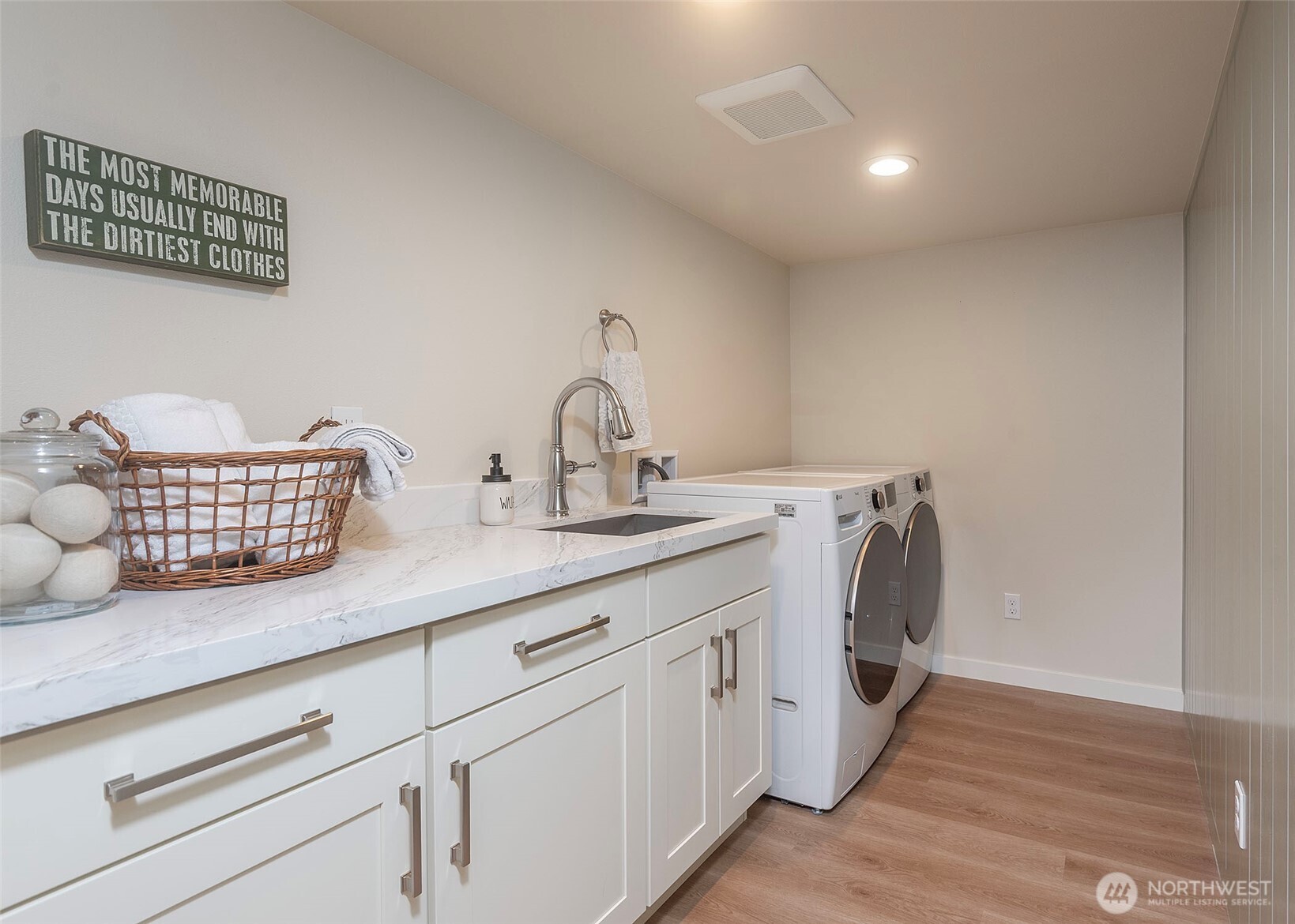 3820 Burke Avenue Property Photo 34