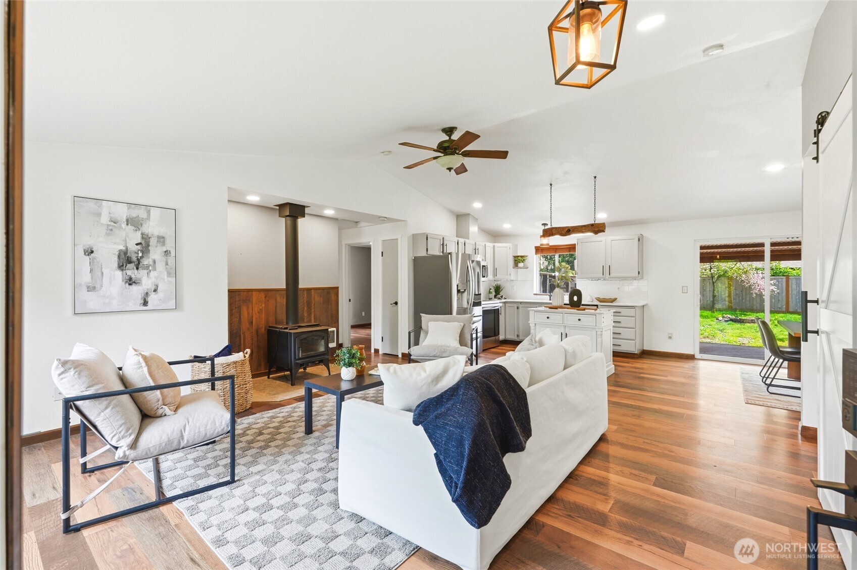 44132 Fir Road Property Photo 4
