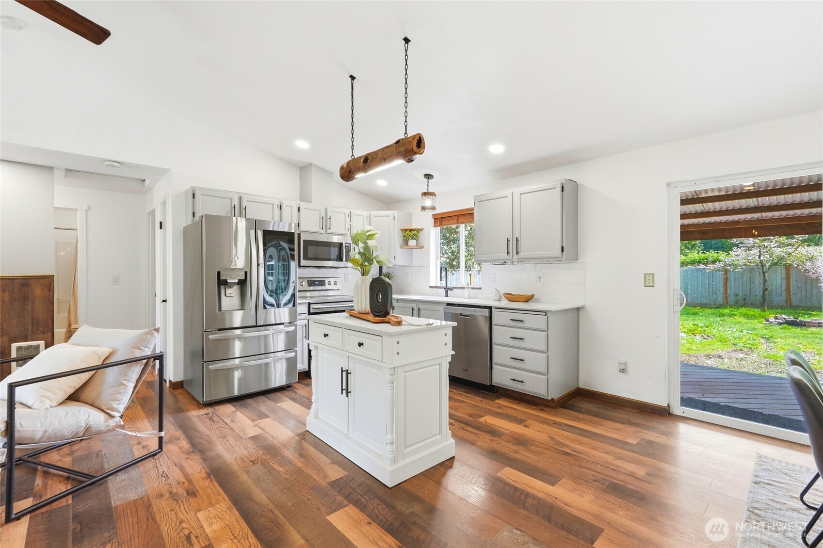 44132 Fir Road Property Photo 10