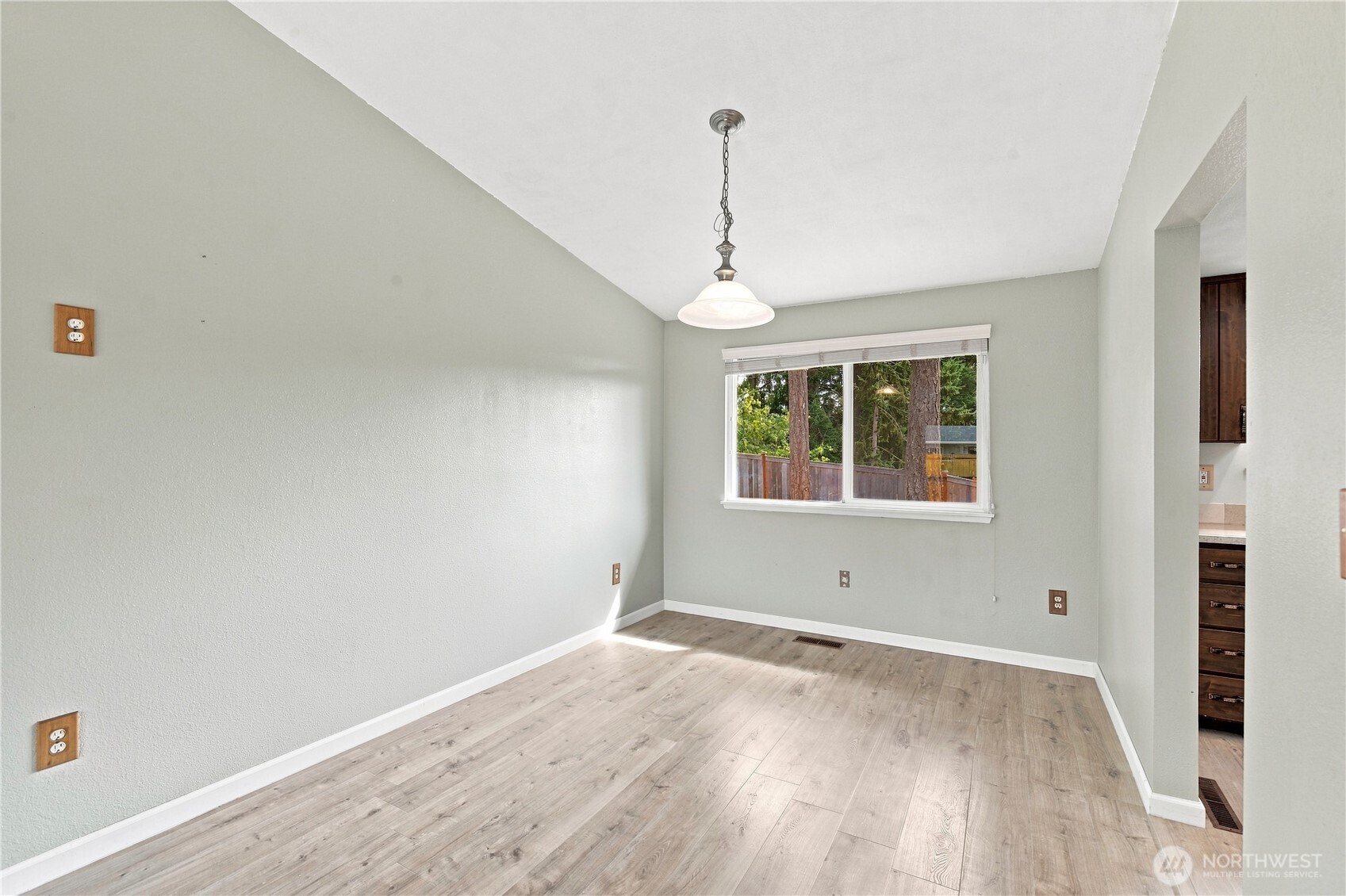 7729 192nd Street Property Photo 9