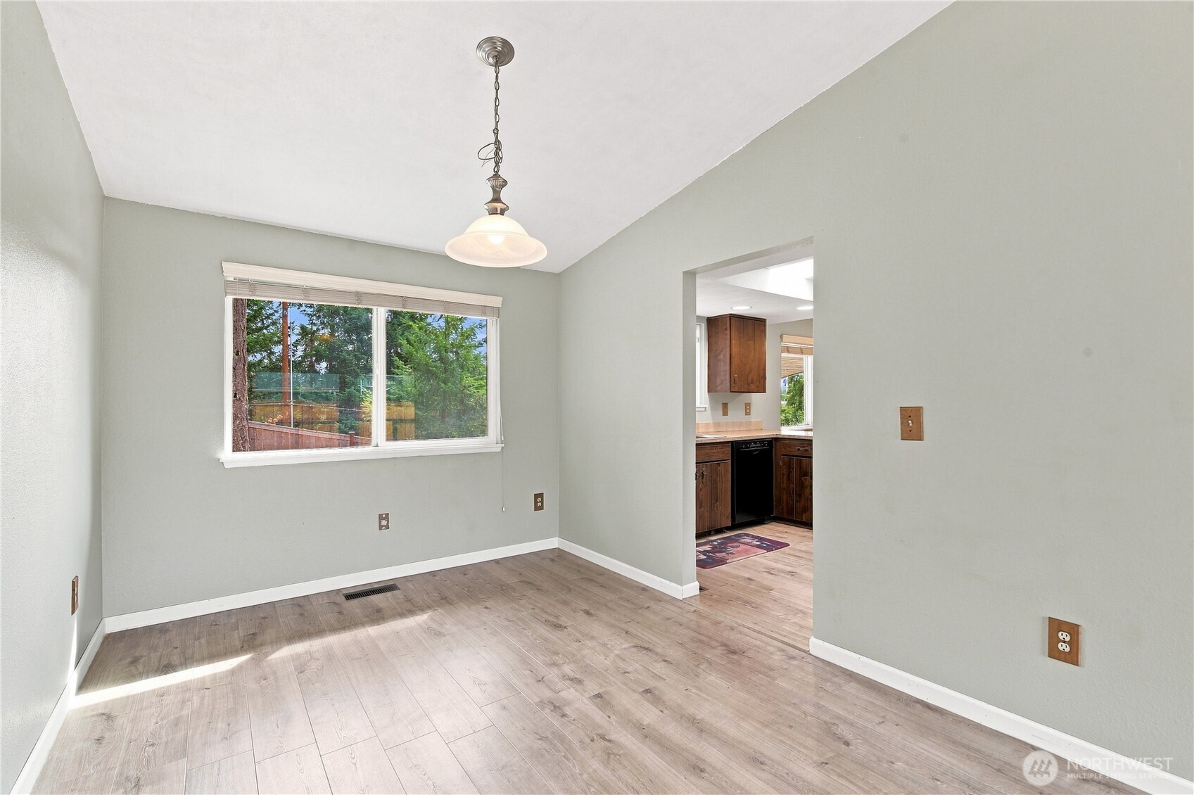 7729 192nd Street Property Photo 10