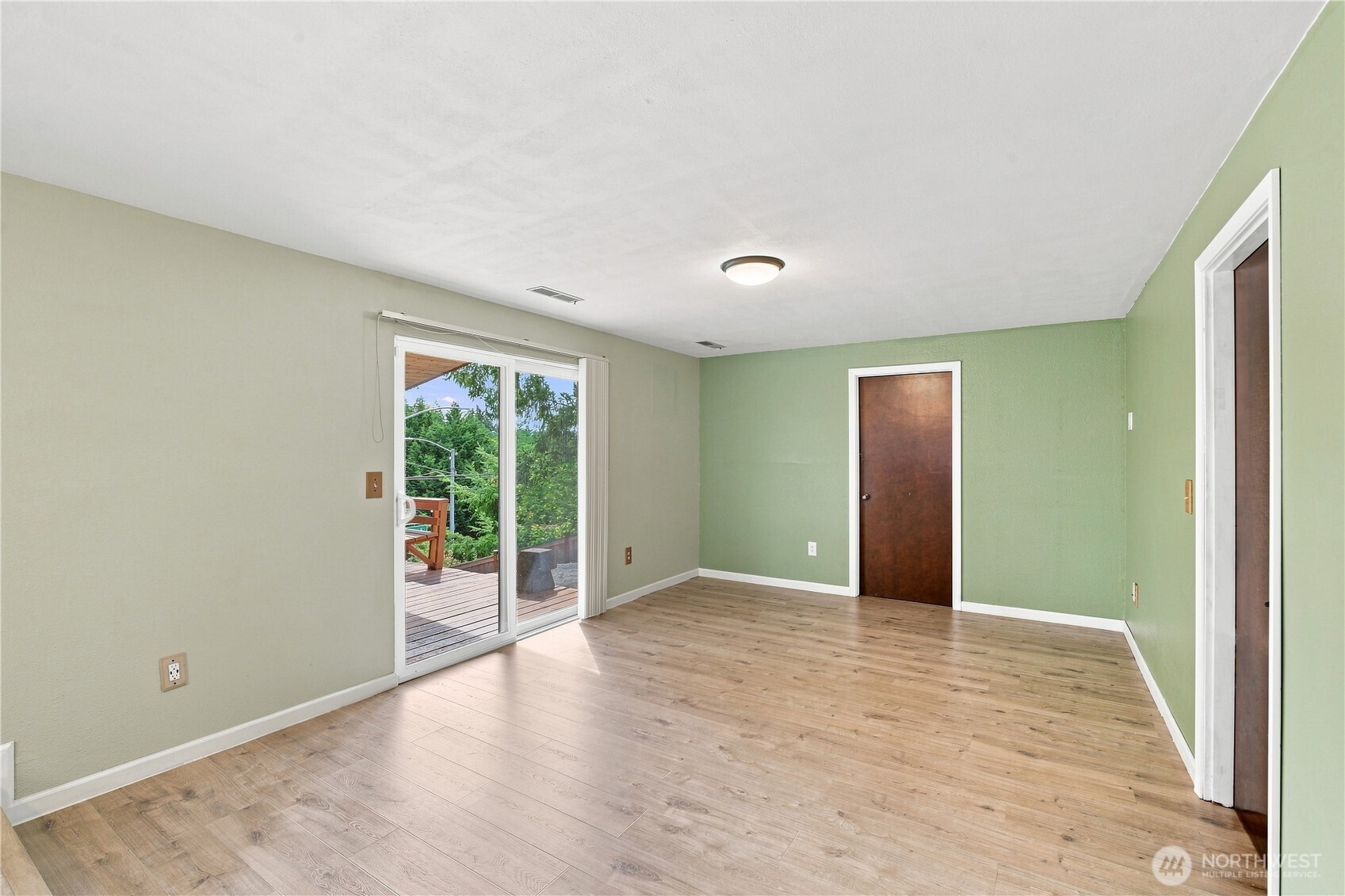 7729 192nd Street Property Photo 15