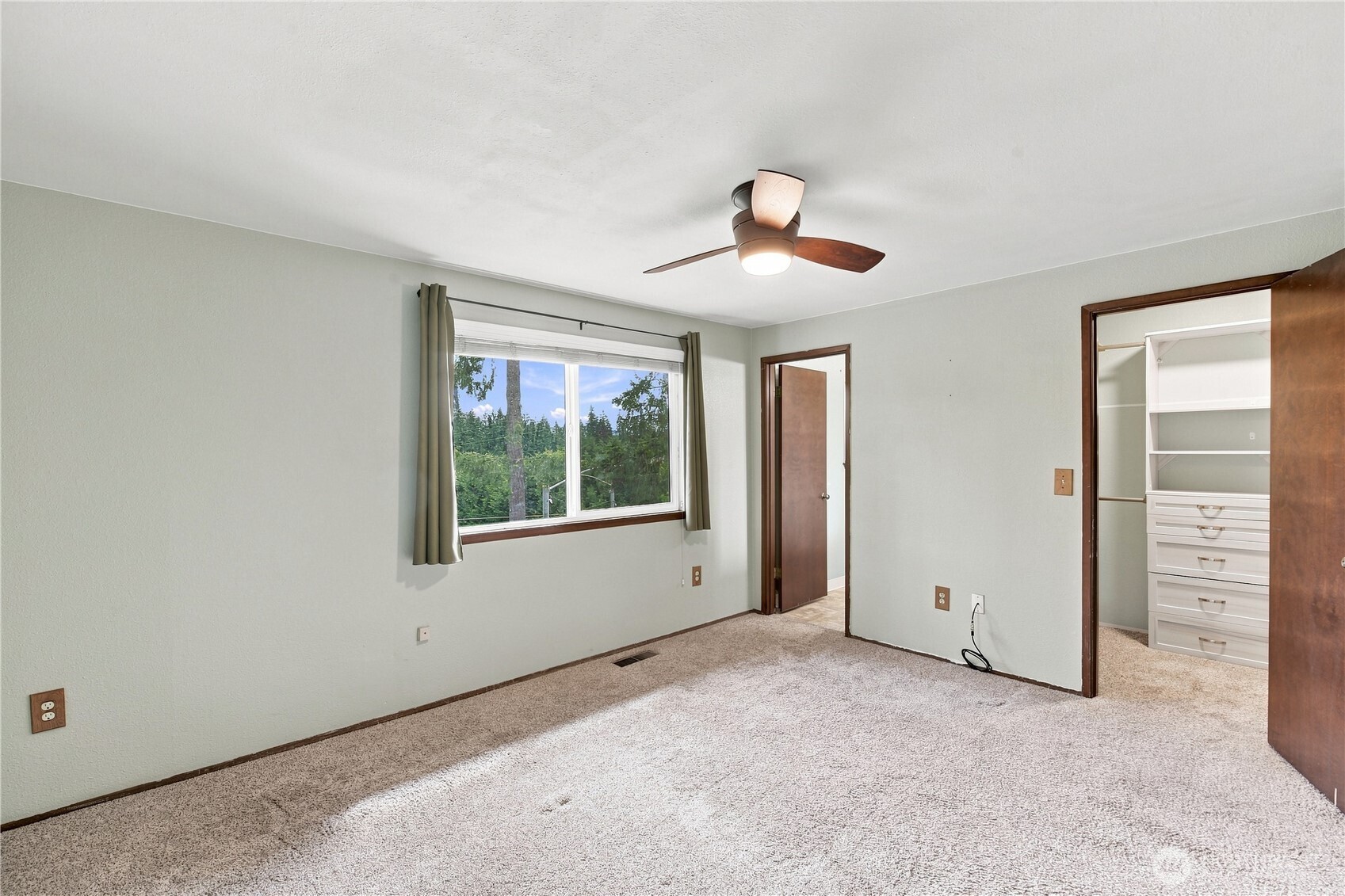 7729 192nd Street Property Photo 19