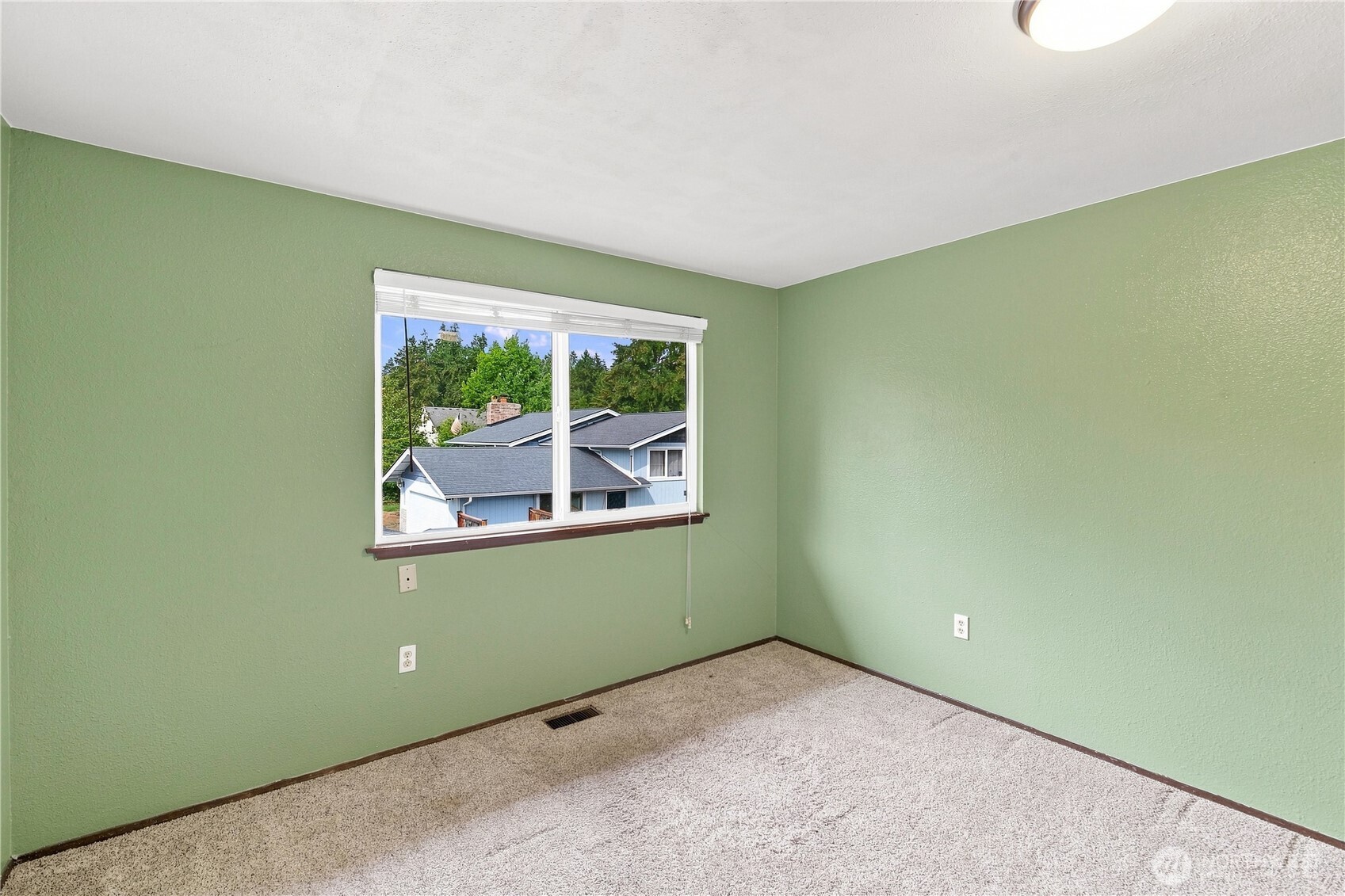 7729 192nd Street Property Photo 23