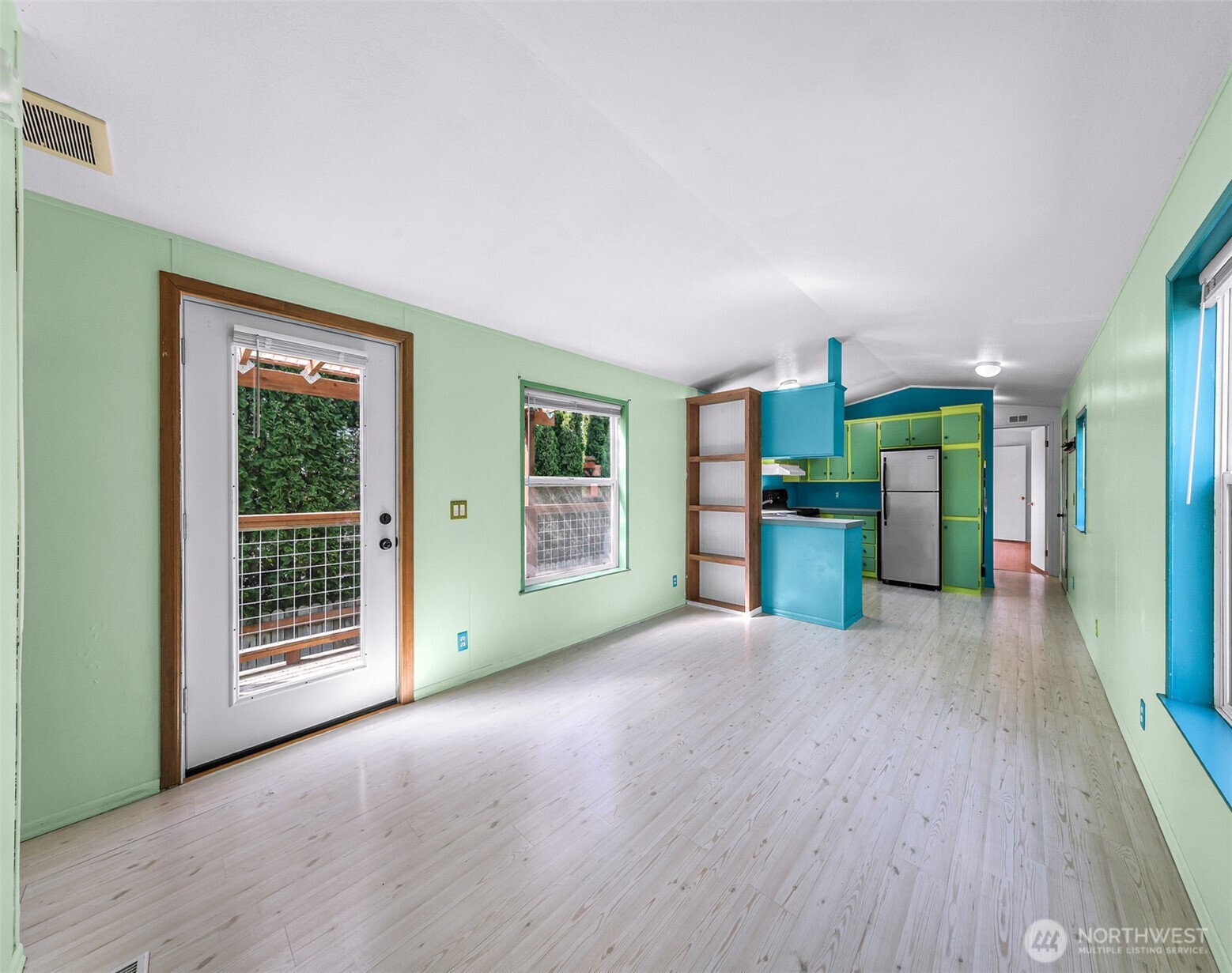 7435 Sunset Drive Property Photo 7