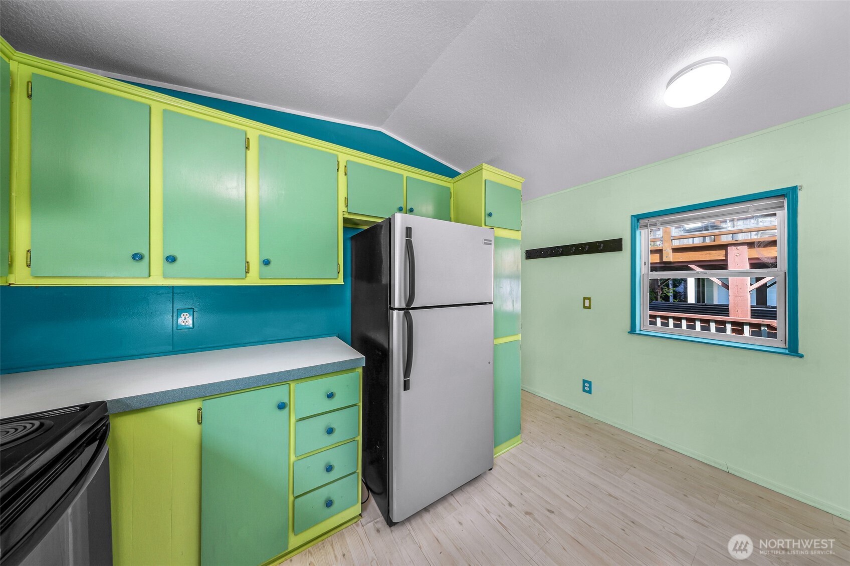 7435 Sunset Drive Property Photo 11