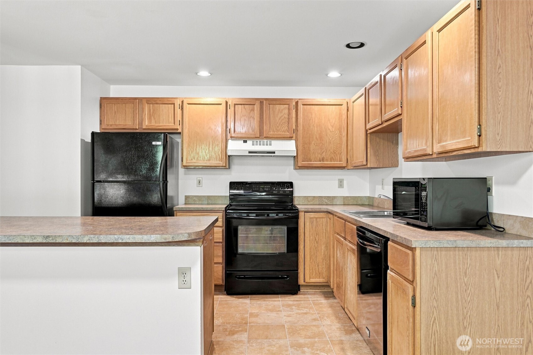 2233 E Birch Street Property Photo 6