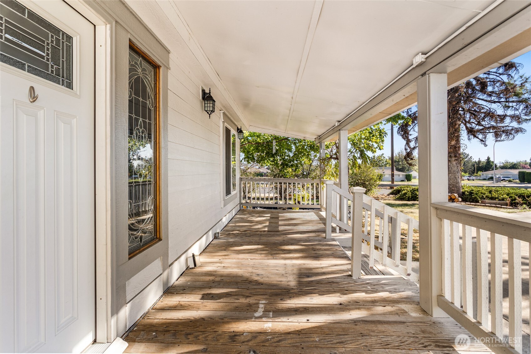221 N Canyon Road Property Photo 3