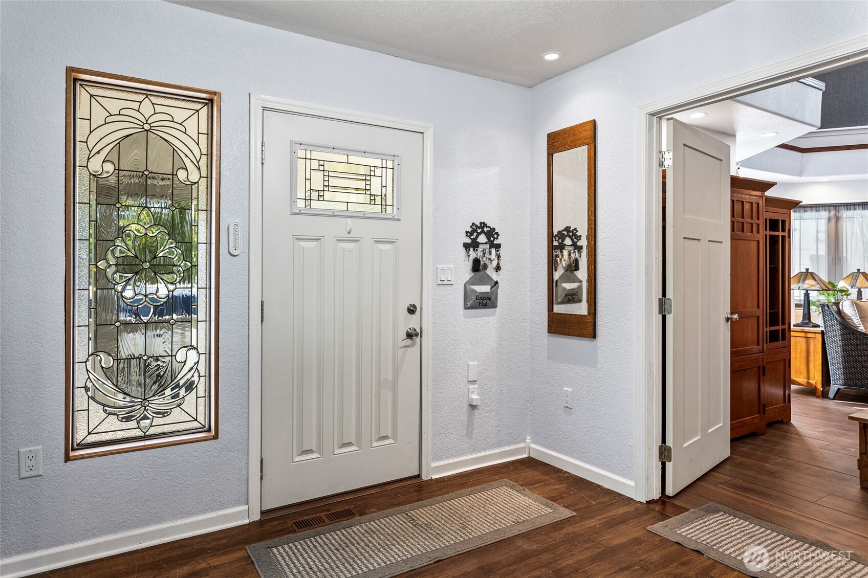 221 N Canyon Road Property Photo 4