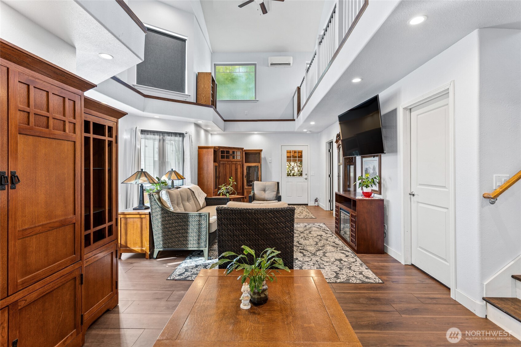 221 N Canyon Road Property Photo 6