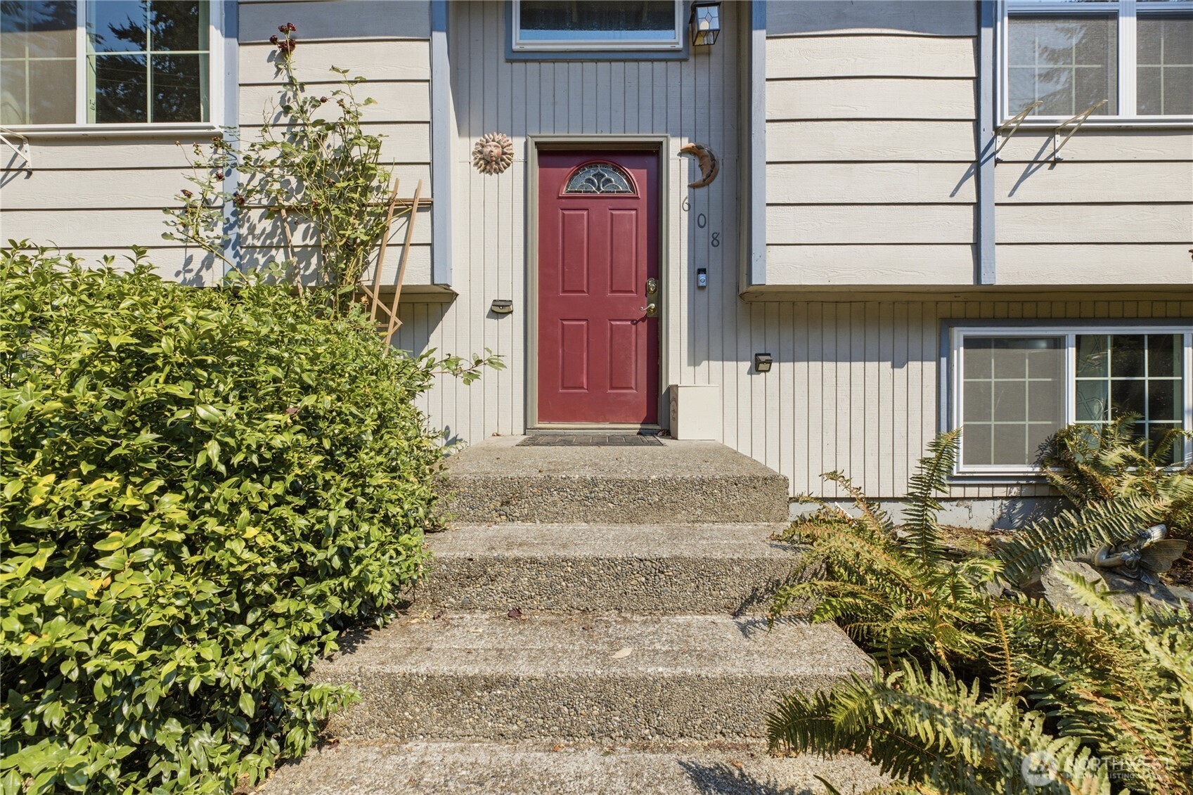 608 School Street Property Photo 3