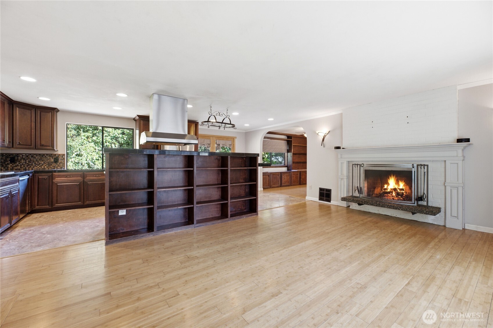 608 School Street Property Photo 4