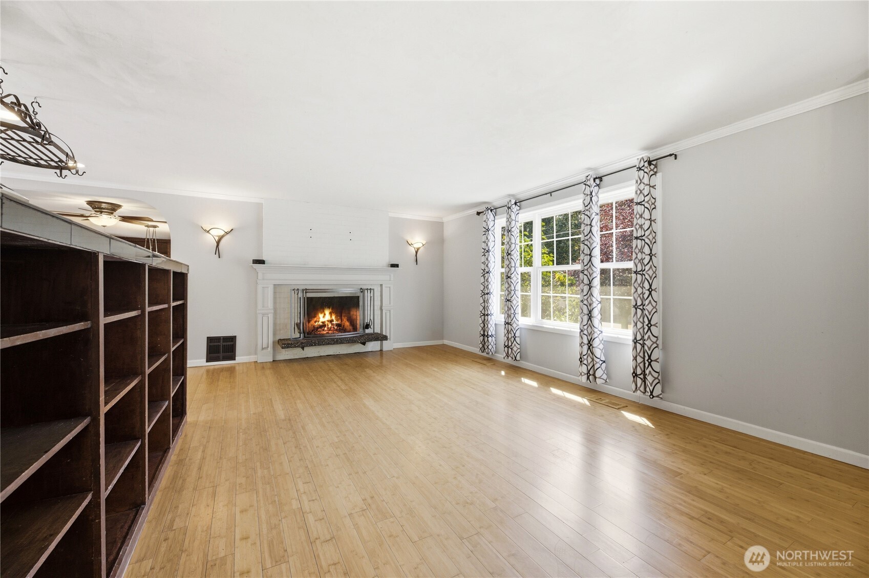 608 School Street Property Photo 5