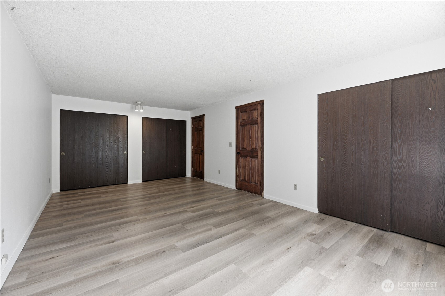 608 School Street Property Photo 15
