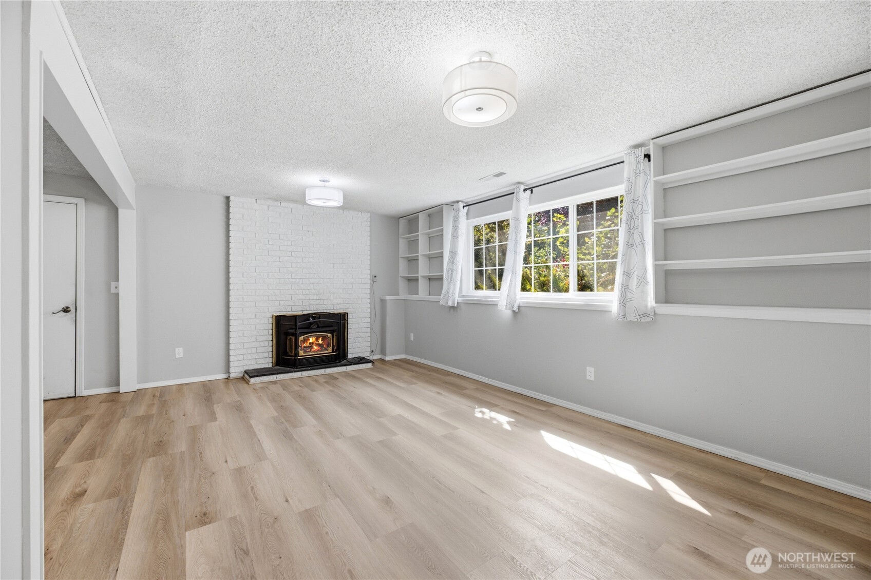 608 School Street Property Photo 17