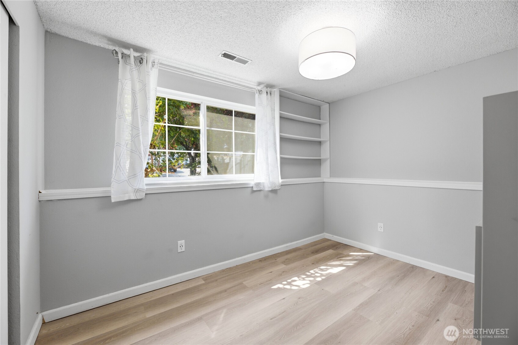 608 School Street Property Photo 20