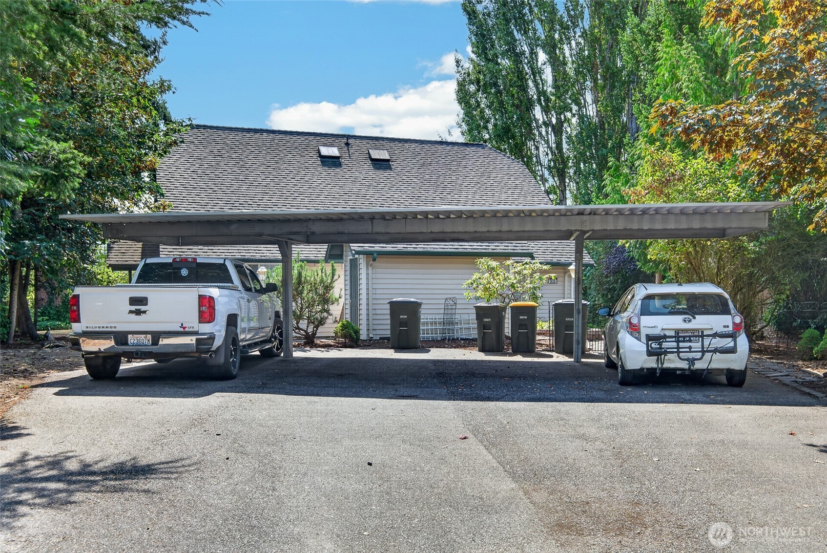 2828 2830 Valencia Street Property Photo 2