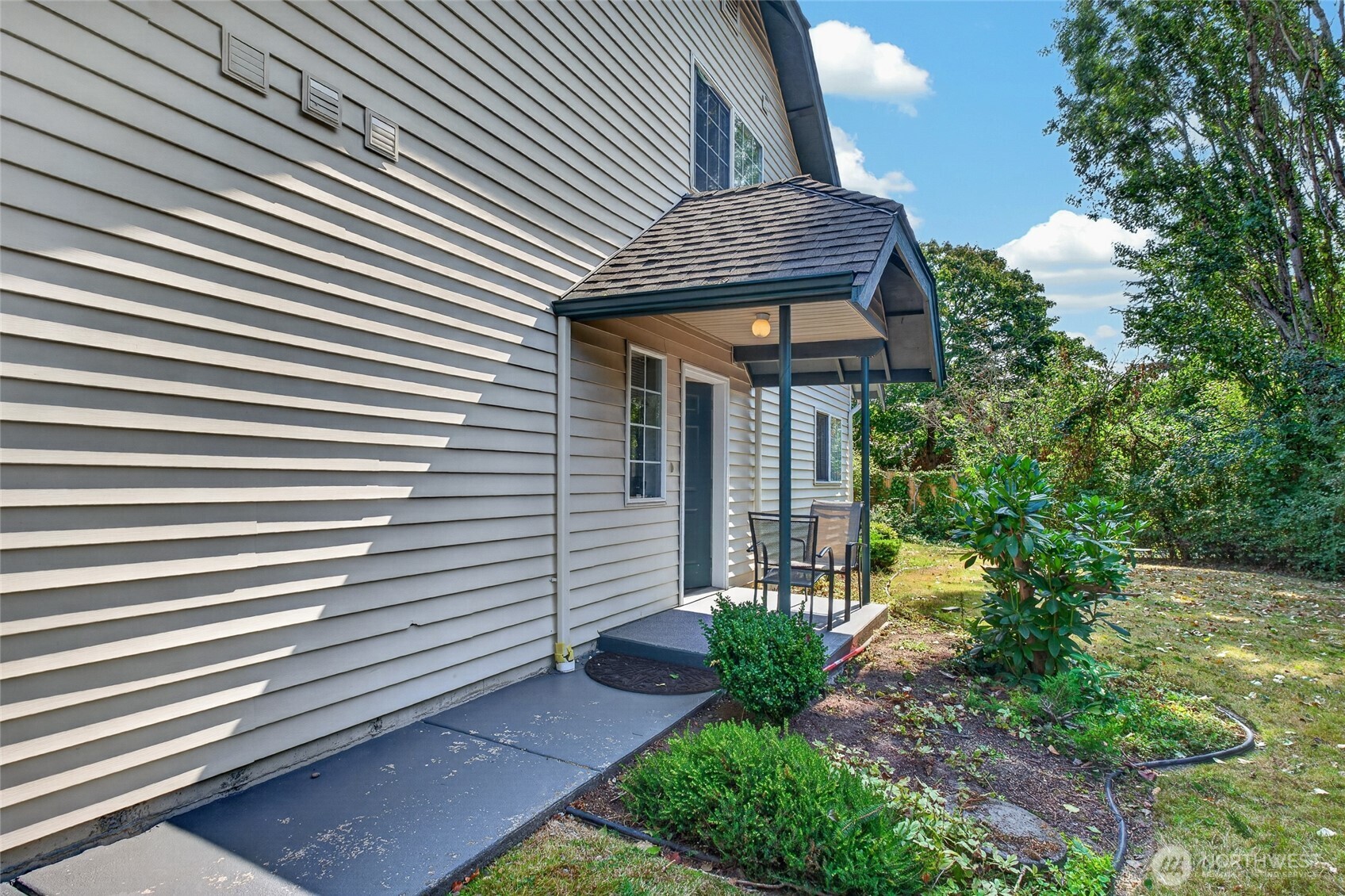 2828 2830 Valencia Street Property Photo 5