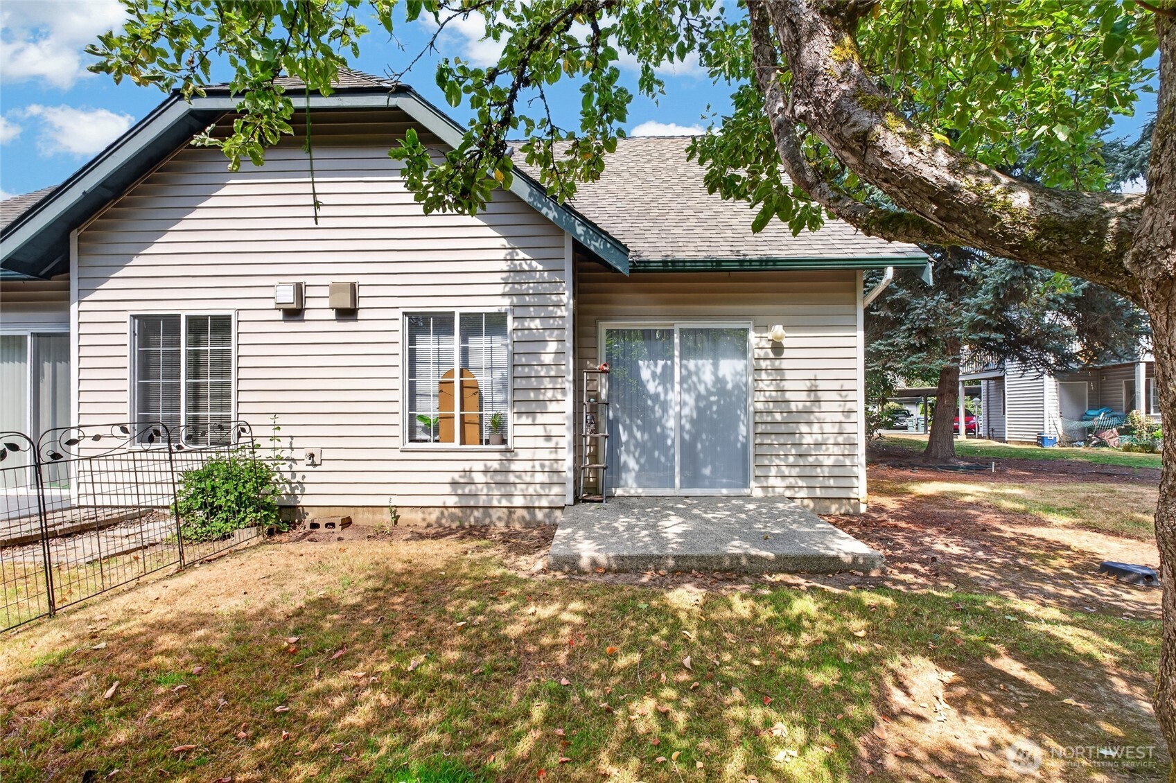 2828 2830 Valencia Street Property Photo 35