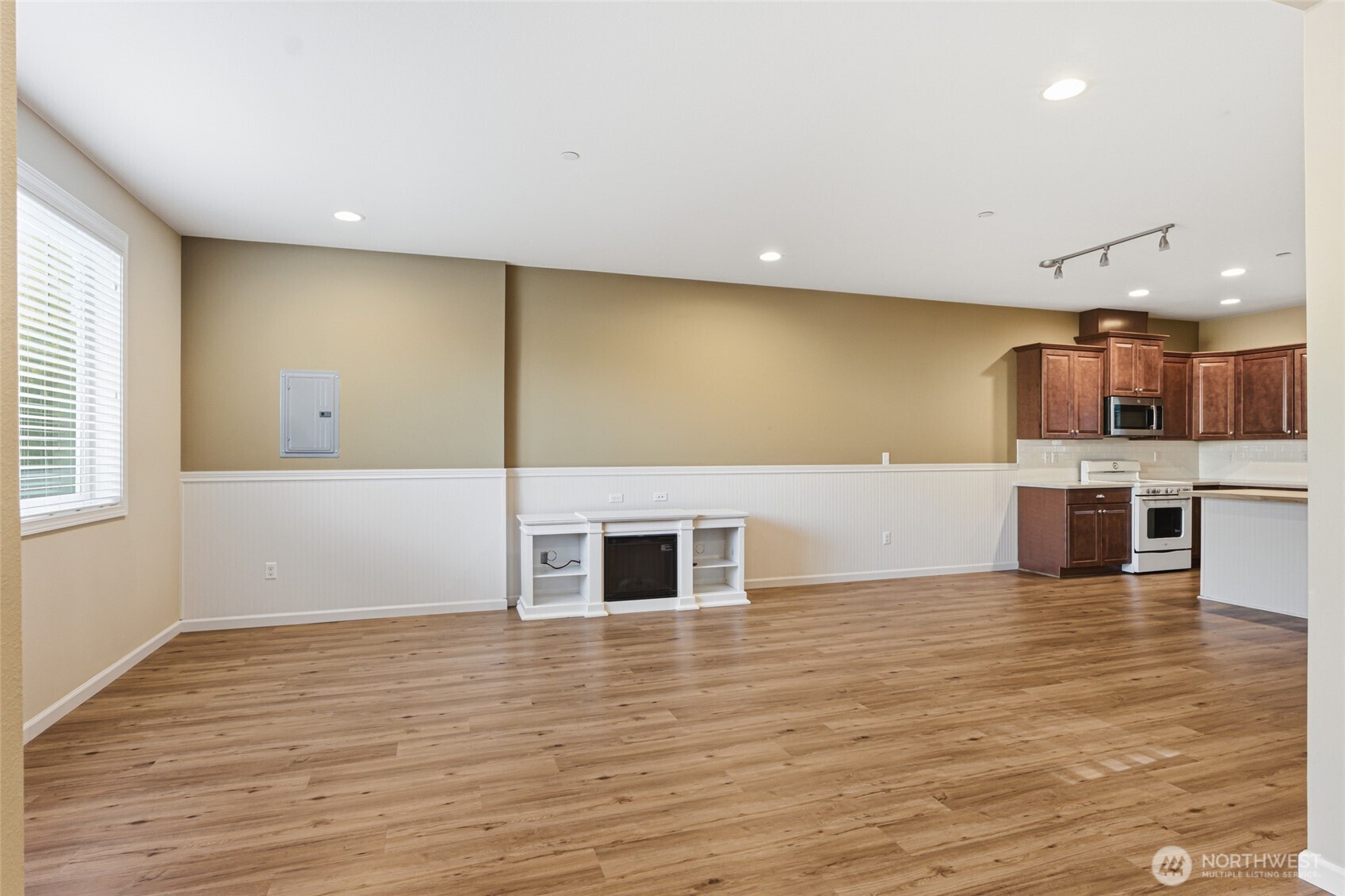 16431 77th Avenue Ct Property Photo 4