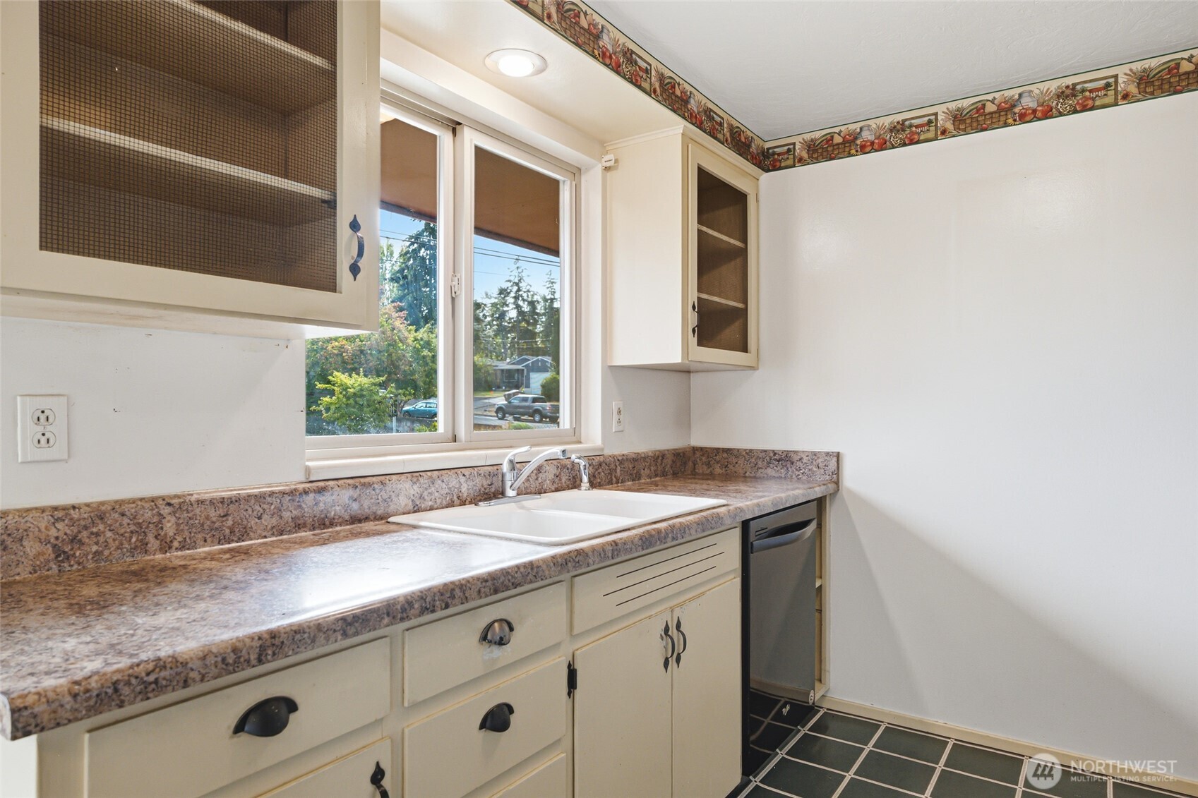 4306 N Bennett Street Property Photo 7