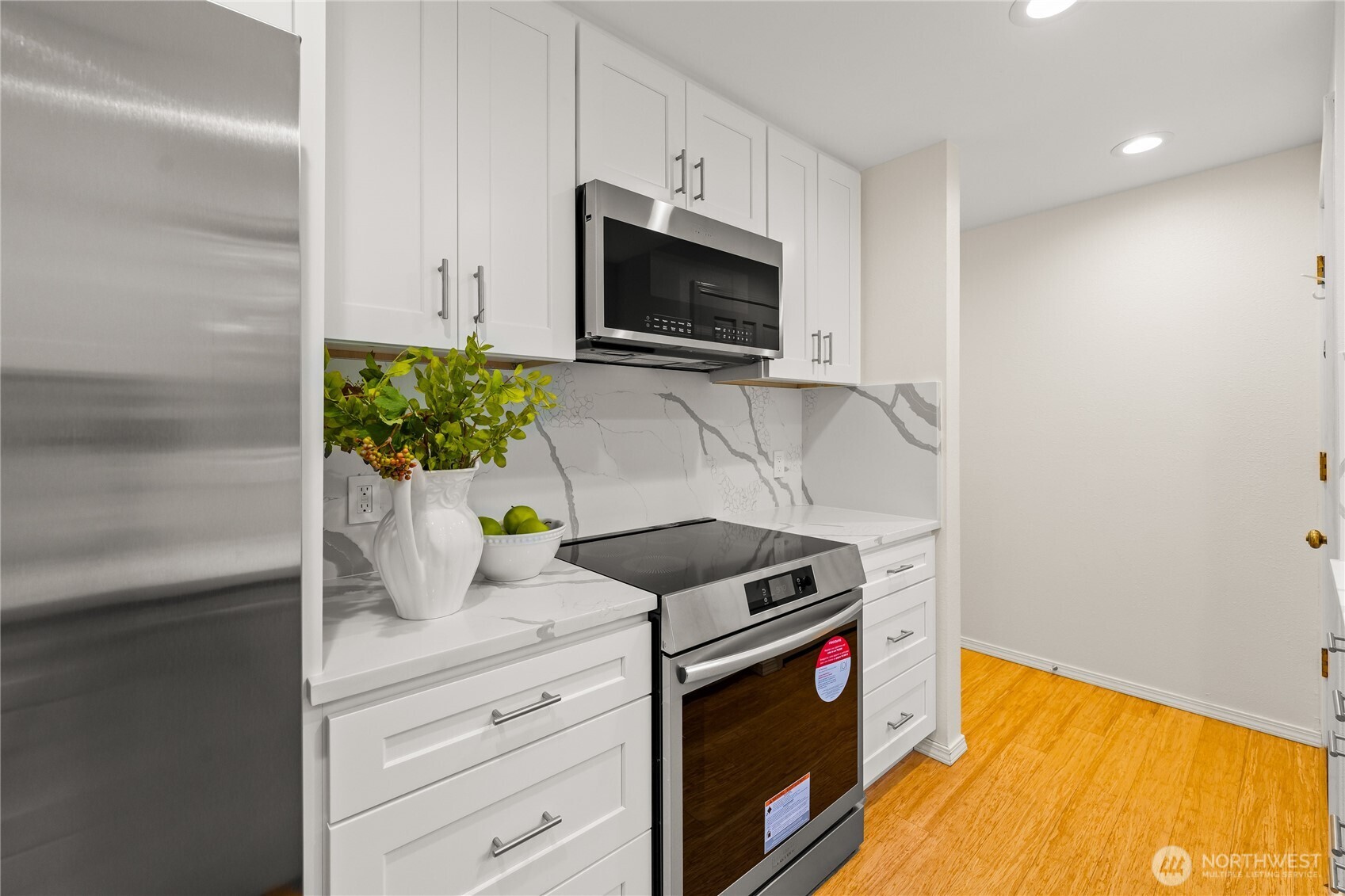 1218 101st Place Property Photo 8