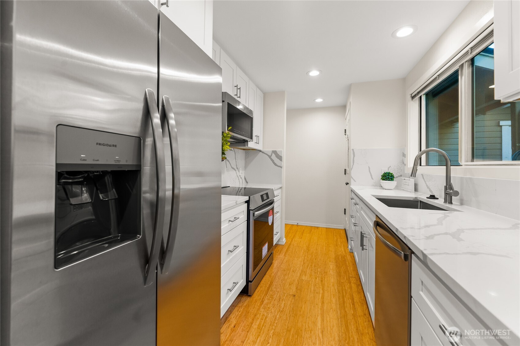 1218 101st Place Property Photo 10
