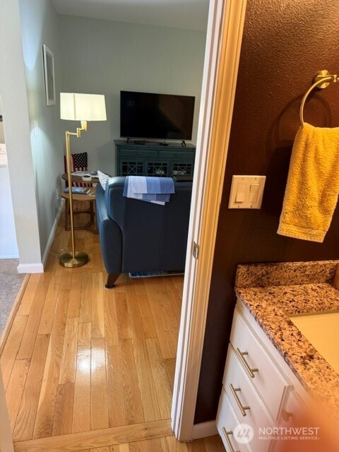 405 Spencer Lane Property Photo 10