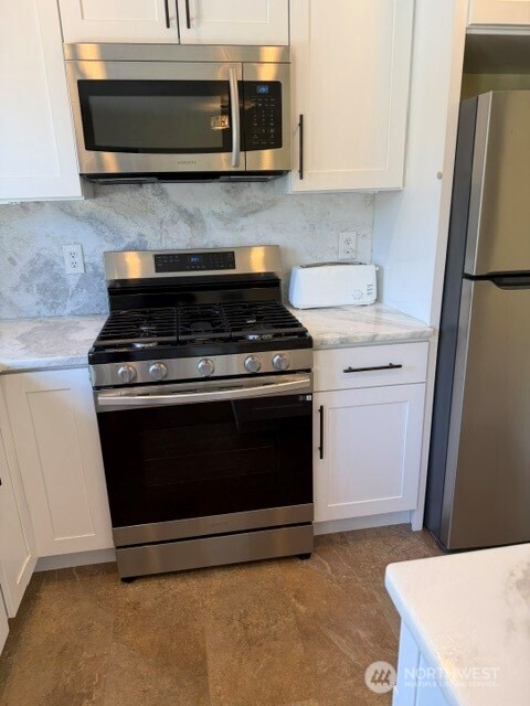 405 Spencer Lane Property Photo 13
