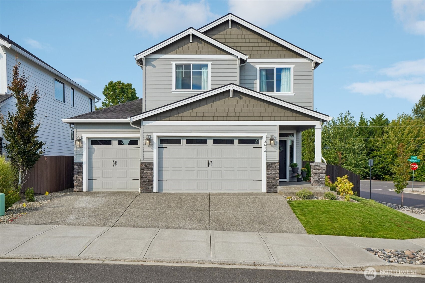 3016 S White Salmon Drive Property Photo 1
