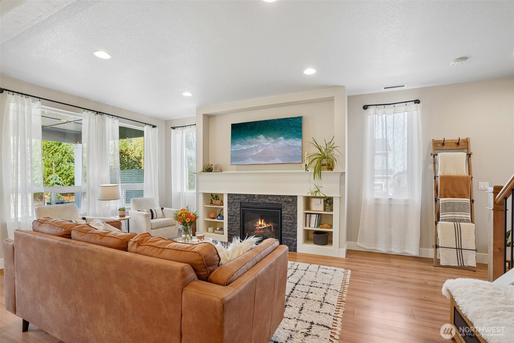 3016 S White Salmon Drive Property Photo 4