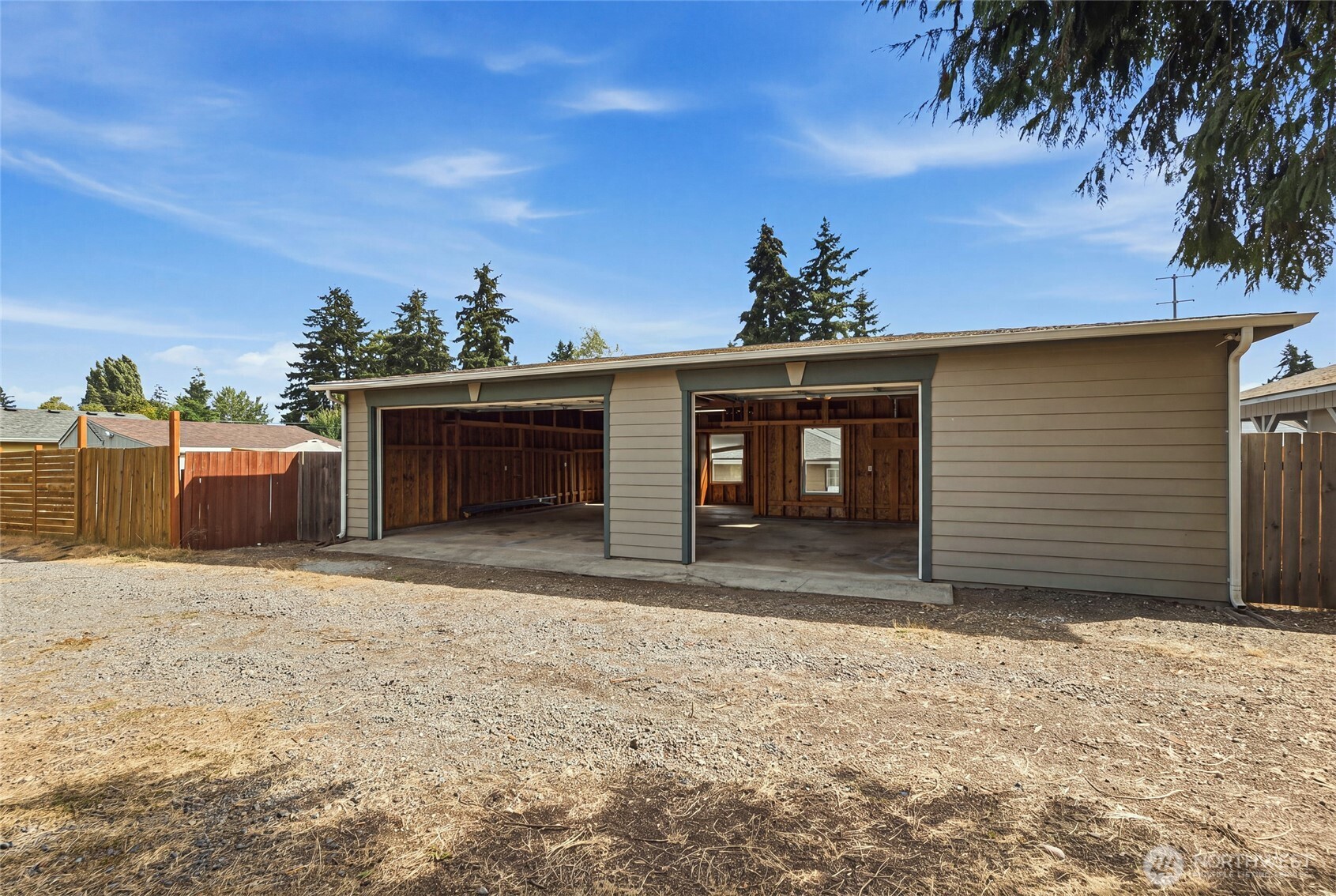 2106 N Tyler Street Property Photo 3