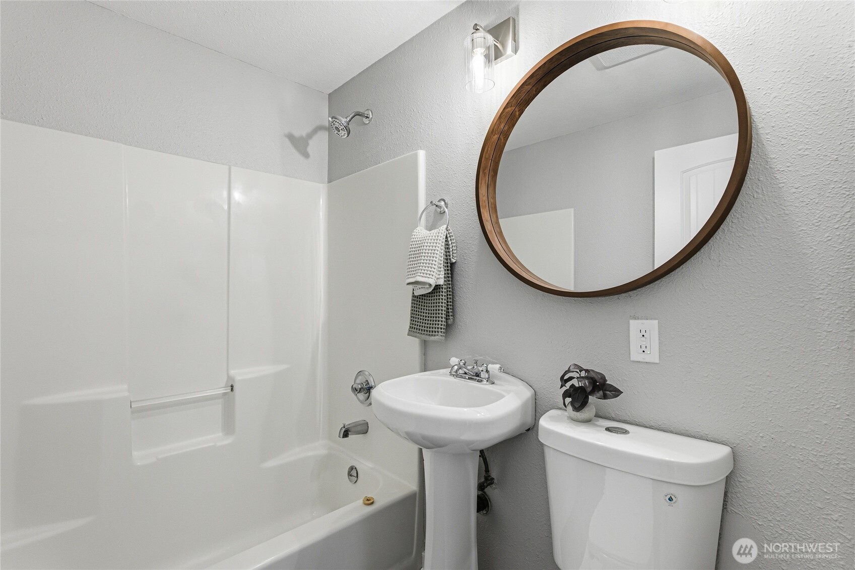 2106 N Tyler Street Property Photo 23