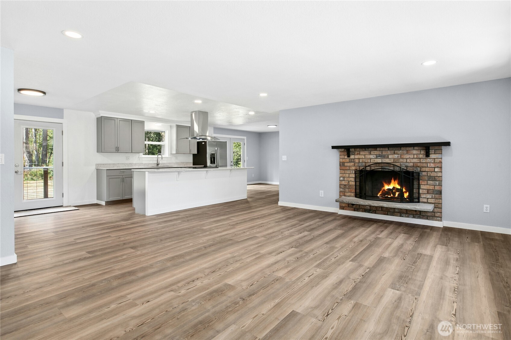 3671 Dundee Way Property Photo 5