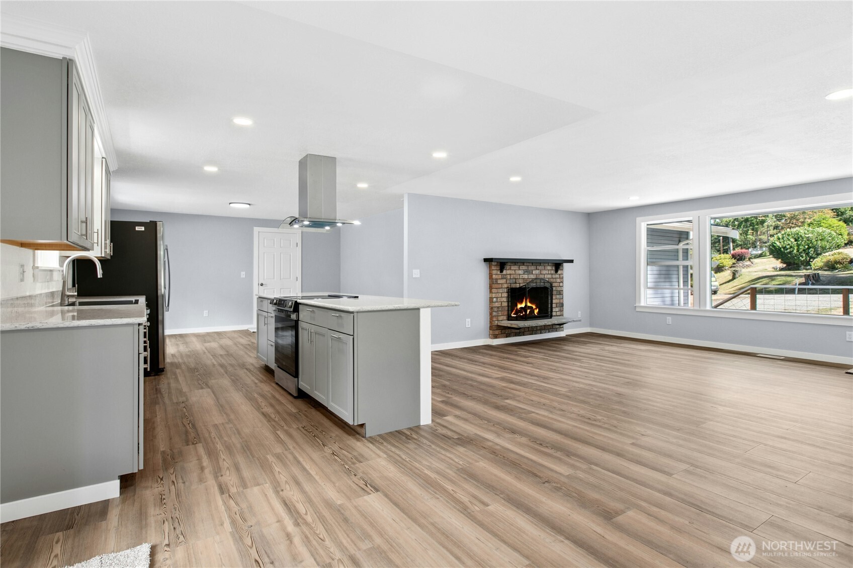 3671 Dundee Way Property Photo 11