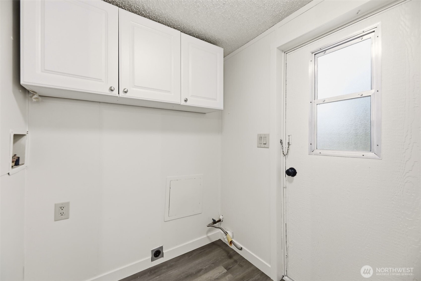 956 Falcon Road Property Photo 16