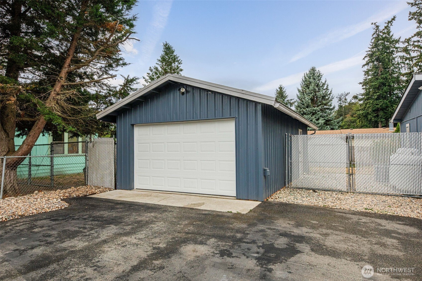 956 Falcon Road Property Photo 17