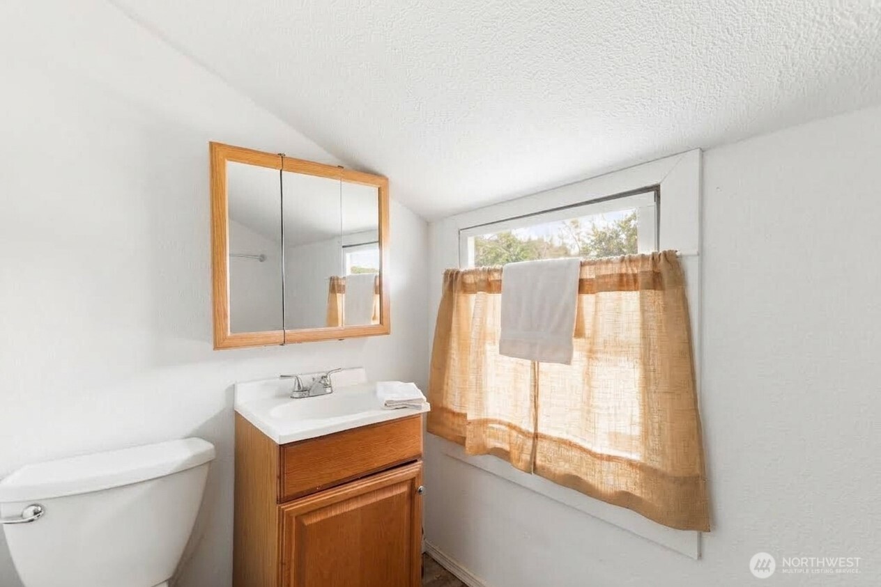 4727 61st Street Property Photo 9