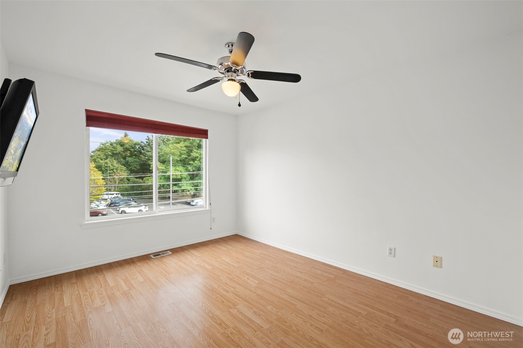 5243 40th Avenue Property Photo 15