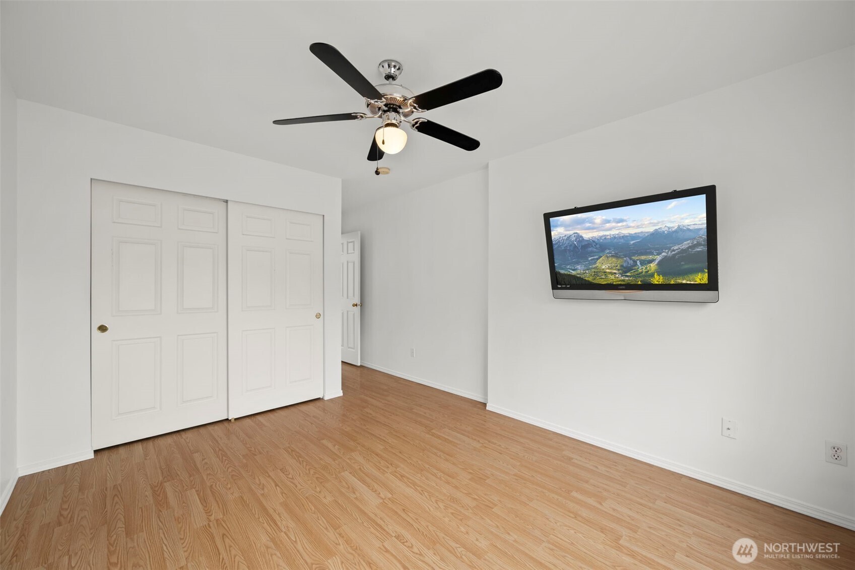 5243 40th Avenue Property Photo 16
