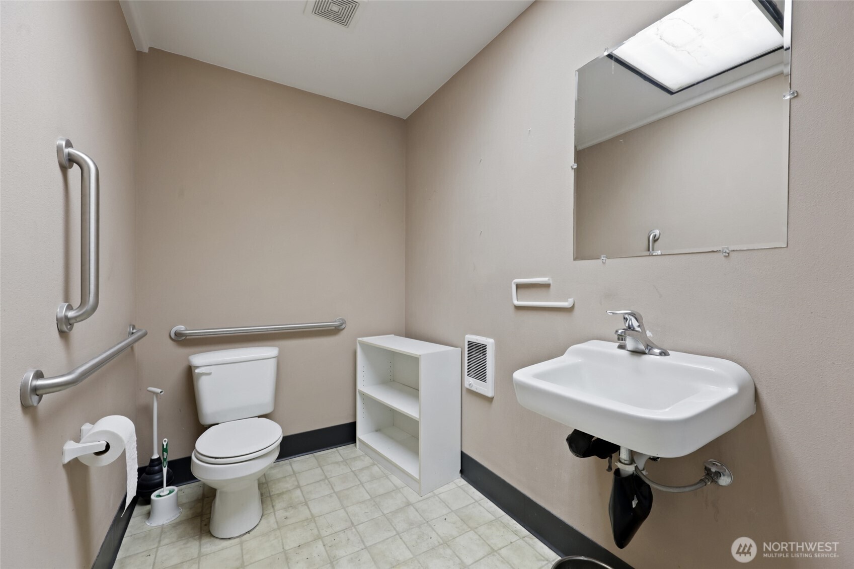 5701 Capitol Boulevard Property Photo 18